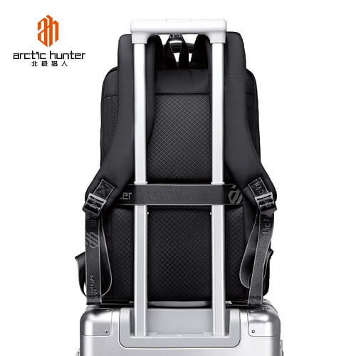 Arctic Hunter B00558