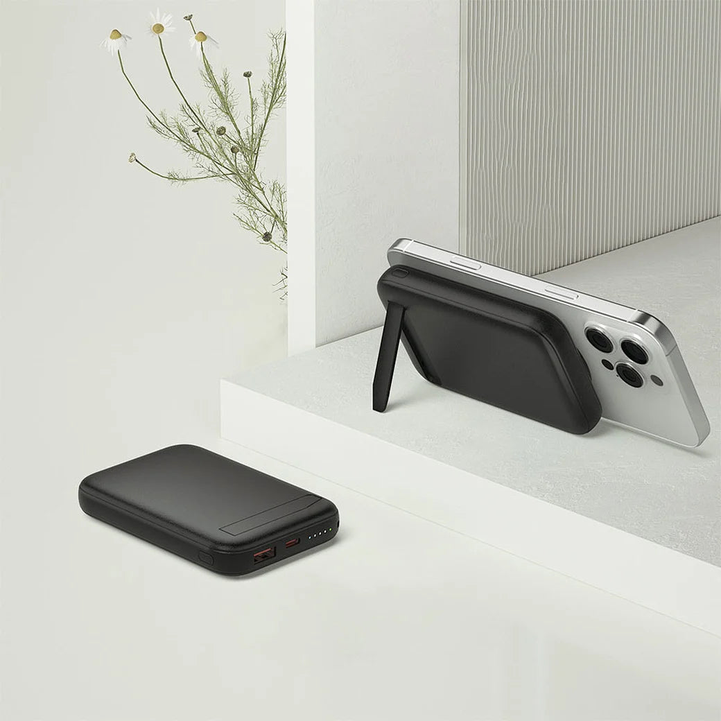 WiWU Classic Kickstand Magnetic Power Bank 10000mAh (Wi-P064)