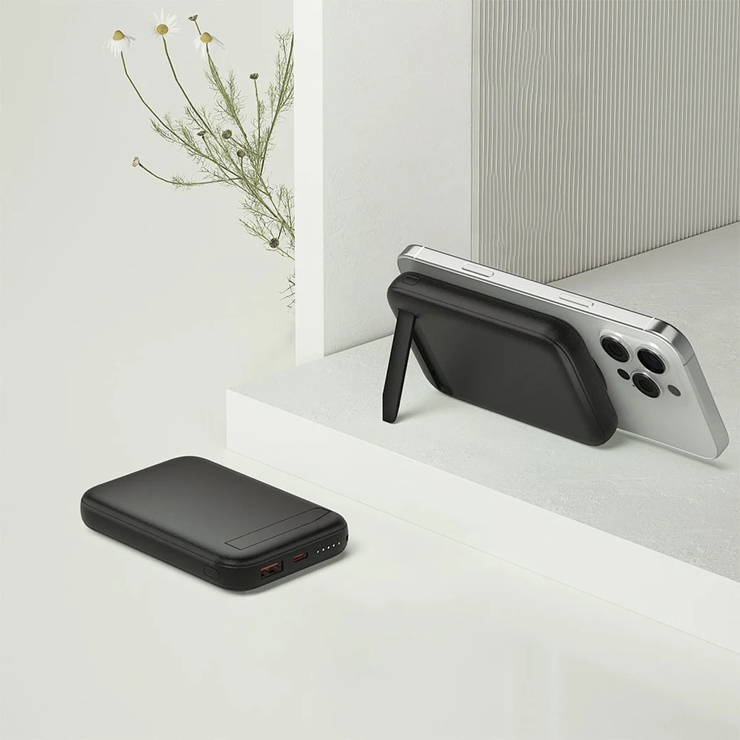 WiWU Classic Kickstand Magnetic Power Bank 10000mAh (Wi-P064) - Image 3